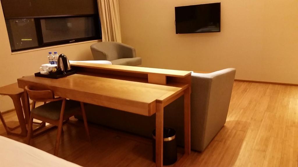 Ji Hotel Wuhan Guanggu Plaza Eksteriør bilde