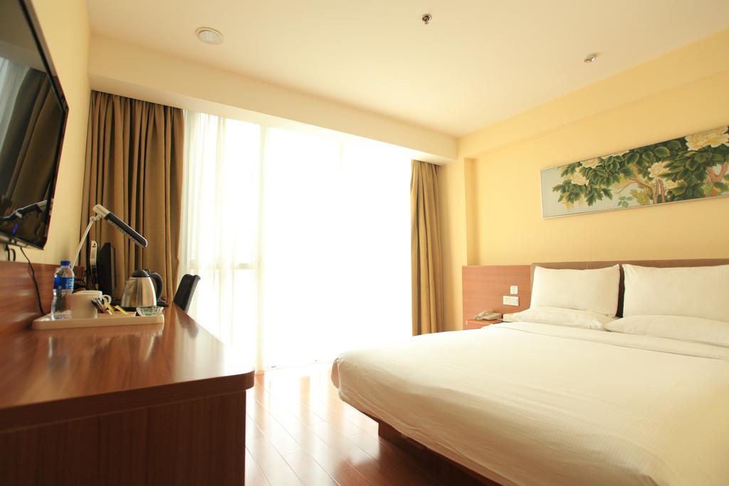 Ji Hotel Wuhan Guanggu Plaza Eksteriør bilde