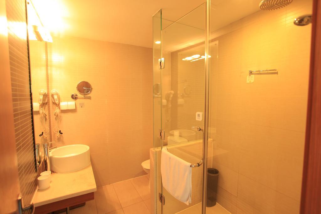 Ji Hotel Wuhan Guanggu Plaza Rom bilde