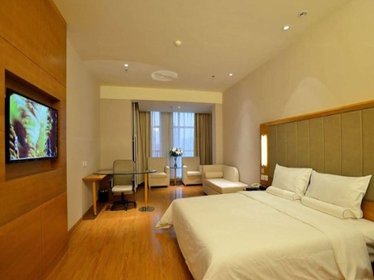 Ji Hotel Wuhan Guanggu Plaza Eksteriør bilde